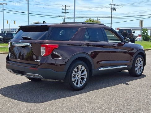 Certified 2023 Ford Explorer XLT w/ Equipment Group 202A AWD/4WD image 10