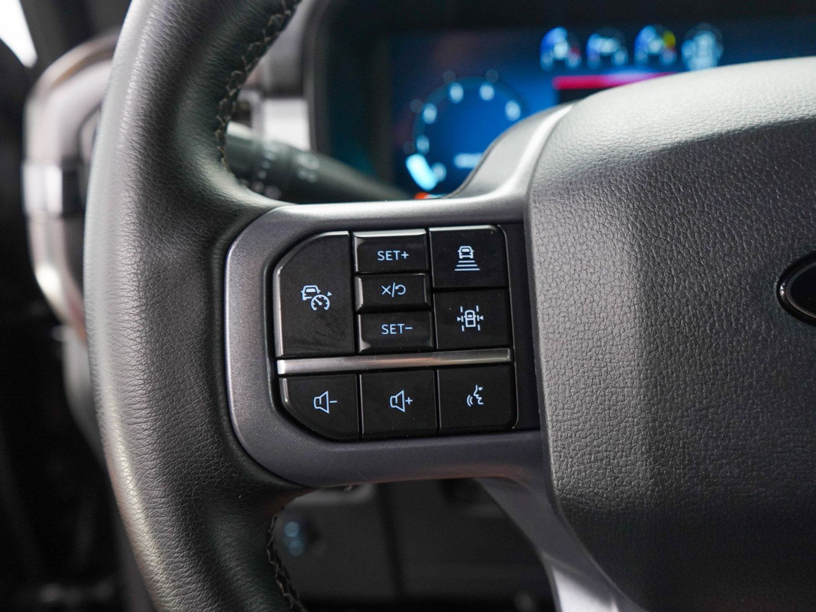 Used 2025 Ford F150 Lariat AWD/4WD image 27