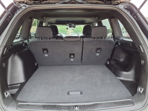 Used 2025 Jeep Grand Cherokee Laredo X RWD image 13