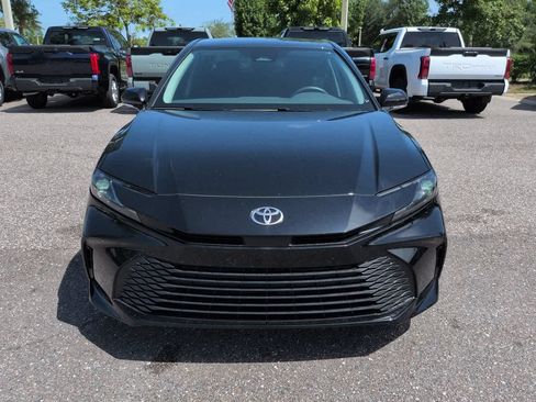 Used 2026 Toyota Camry LE AWD/4WD image 9
