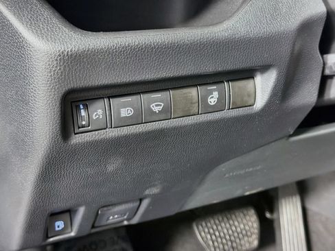 Used 2022 Toyota RAV4 XLE w/ XLE Grade Weather Package AWD/4WD image 21