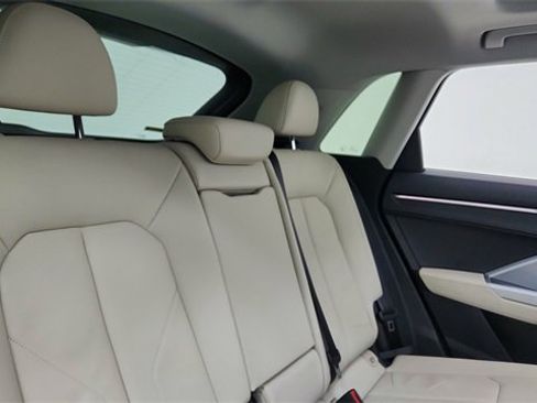 Used 2024 Audi Q3 2.0T Premium Plus image 25