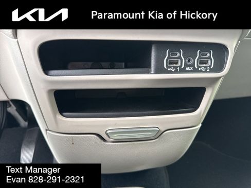 Used 2023 Chrysler Voyager LX image 22