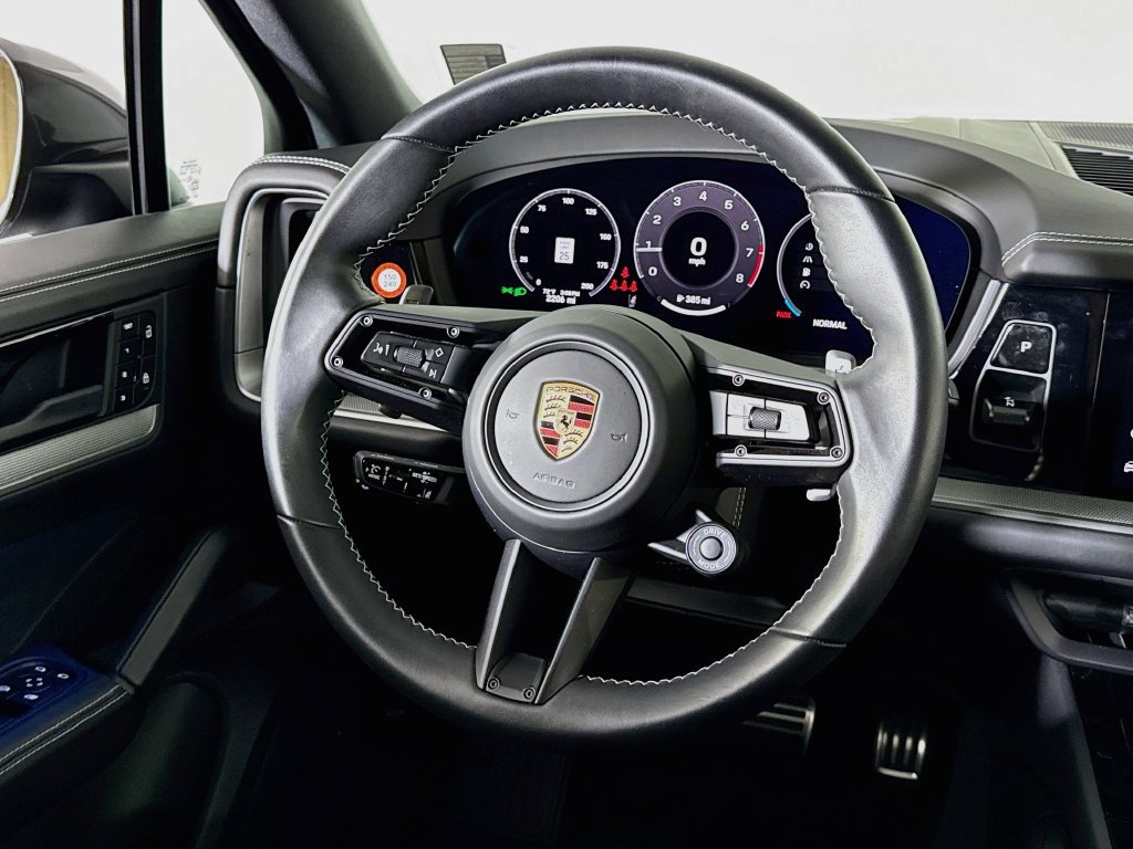 Certified 2025 Porsche Cayenne S AWD/4WD image 12