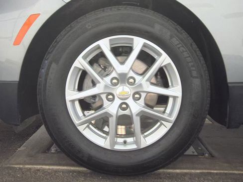 Used 2024 Chevrolet Equinox LS w/ LS Convenience Package image 9