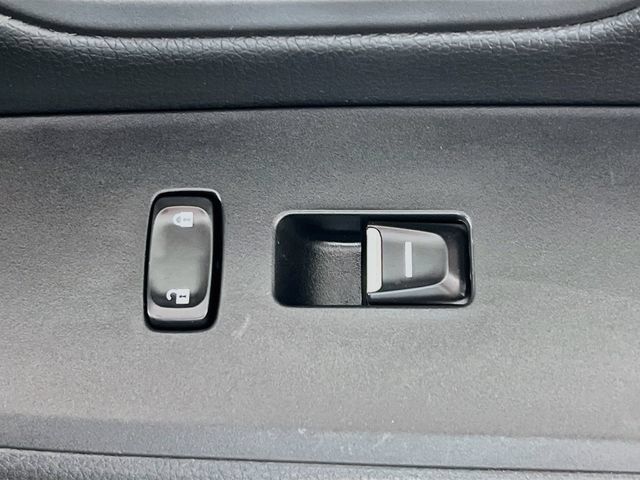 Used 2023 Honda Pilot Touring image 32