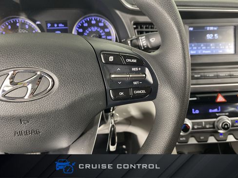Used 2020 Hyundai Elantra SE FWD image 21