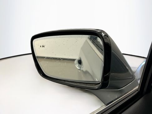 Used 2024 Buick Enclave Premium image 16