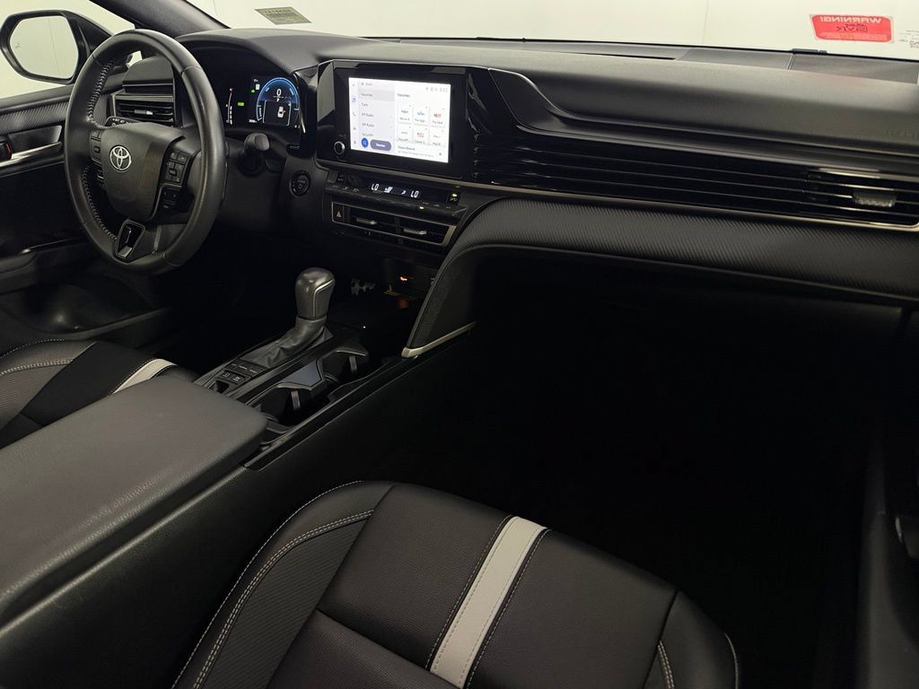 Used 2025 Toyota Camry SE FWD image 14