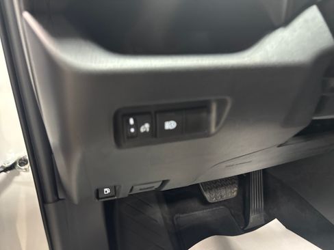Used 2025 Toyota RAV4 LE AWD/4WD image 16