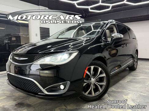 Used 2018 Chrysler Pacifica Limited w/ Advanced Safetytec Group image 1