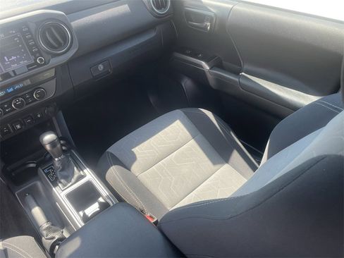 Used 2021 Toyota Tacoma TRD Sport image 28