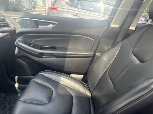 Used 2019 Ford Edge Titanium w/ Cold Weather Package AWD/4WD image 16