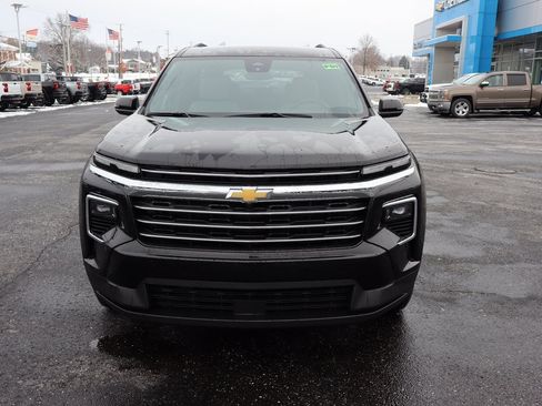 Used 2025 Chevrolet Traverse LT image 17