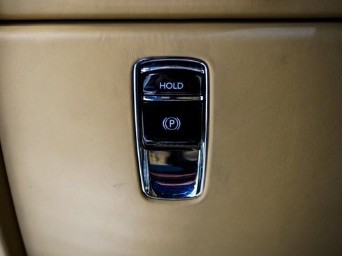 Used 2020 Rolls-Royce Cullinan image 31