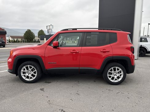 Used 2019 Jeep Renegade Latitude w/ Cold Weather Group AWD/4WD image 7