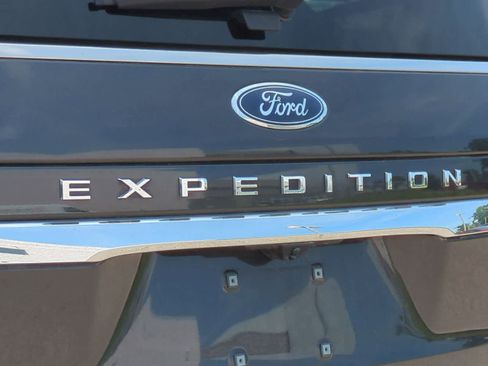 Used 2022 Ford Expedition Limited AWD/4WD image 13