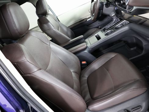 Used 2021 Toyota Sienna Platinum image 42