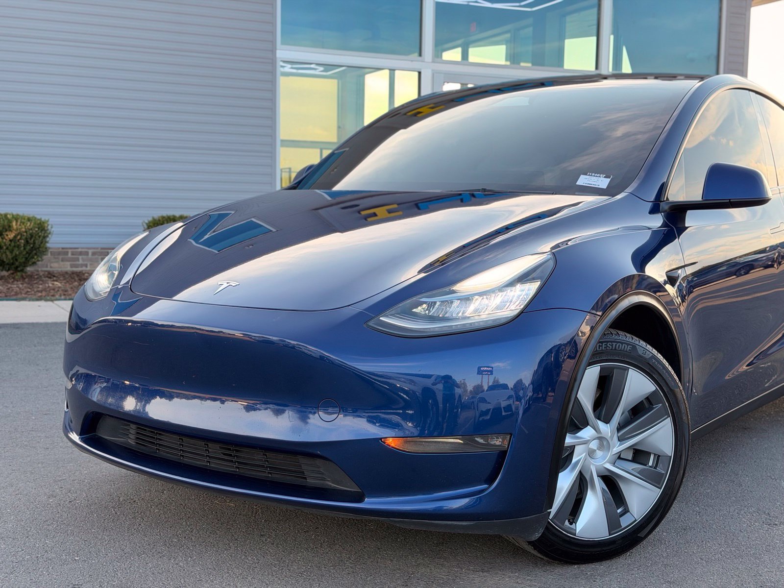 Used 2023 Tesla Model Y Long Range AWD/4WD image 3