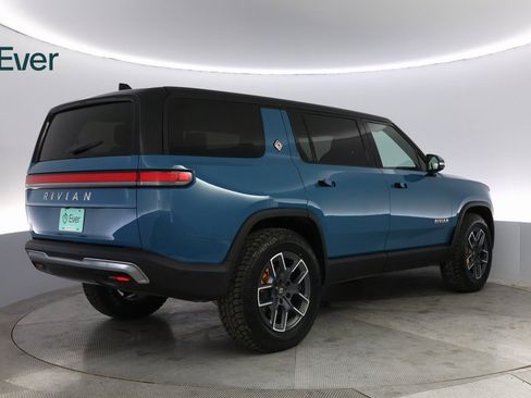 Used 2023 Rivian R1S Adventure image 12