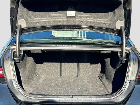 Used 2024 BMW i5 eDrive40i w/ Premium Package image 28