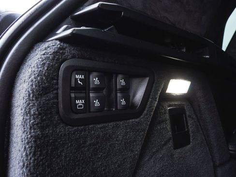 Used 2022 BMW X7 xDrive40i w/ M Sport Package image 48