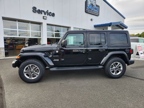 Used 2020 Jeep Wrangler Unlimited Sahara image 8