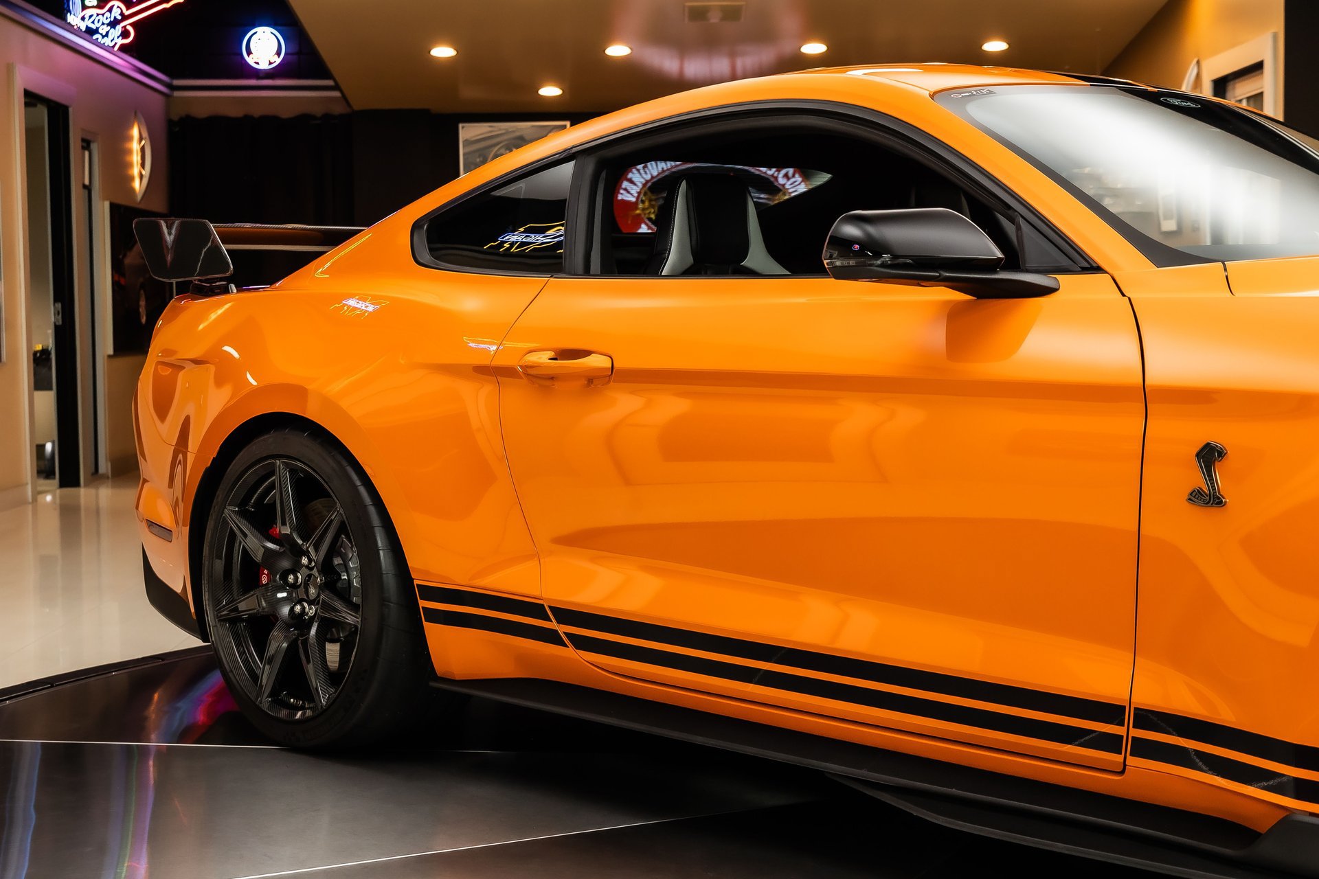 Used 2021 Ford Mustang Shelby GT500 w/ Carbon Fiber Track Pack RWD image 22