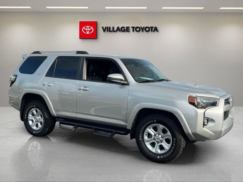 Certified 2022 Toyota 4Runner SR5 RWD image 7