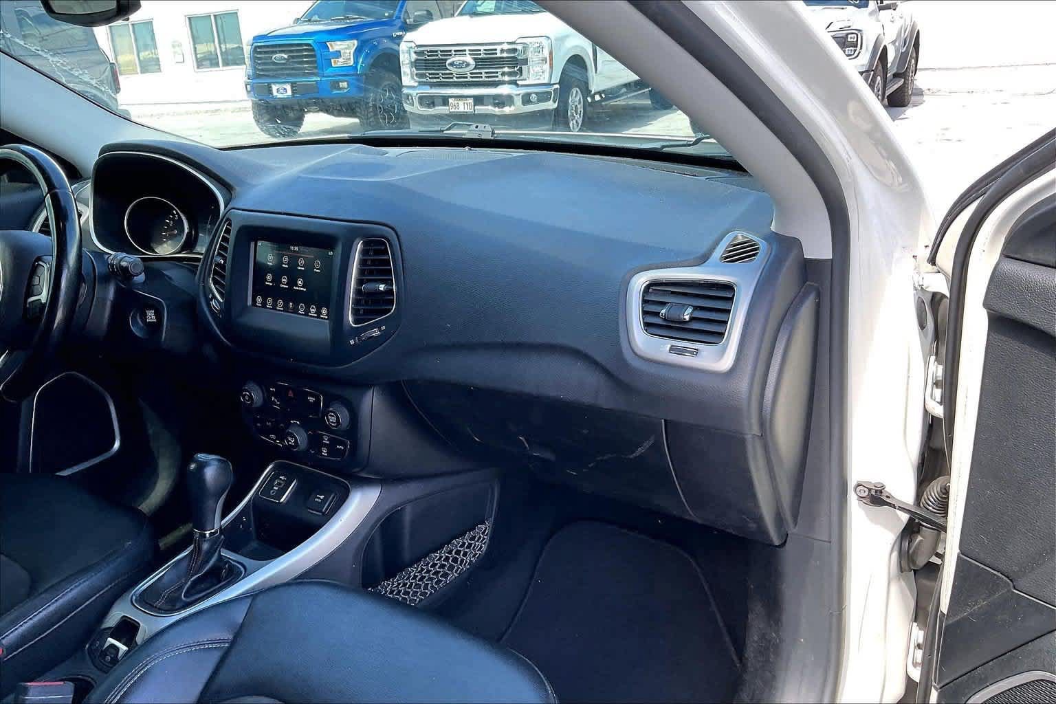 Used 2020 Jeep Compass Latitude w/ Safety & Security Group FWD image 23