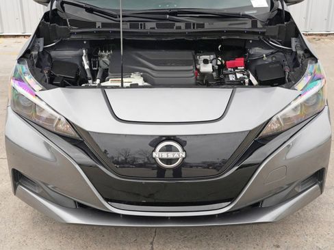 Used 2025 Nissan Leaf S image 7