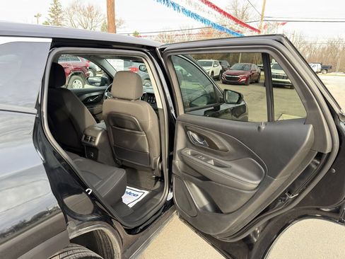 Used 2023 GMC Terrain SLE image 42
