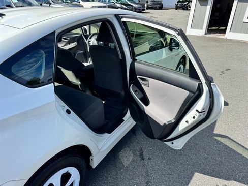 Used 2014 Toyota Prius Four image 35