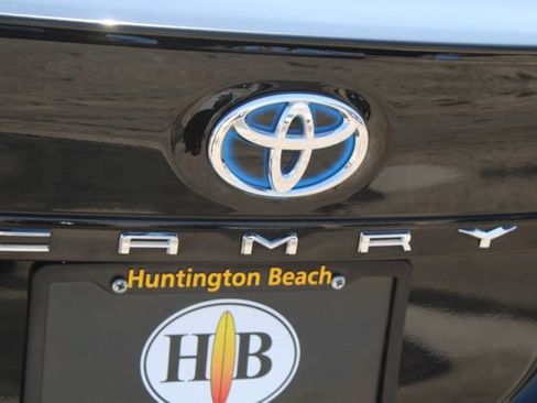 Used 2024 Toyota Camry SE FWD image 8