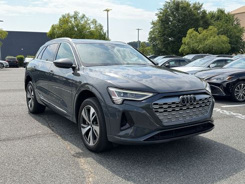 Used 2024 Audi Q8 e-tron Premium AWD/4WD image 7