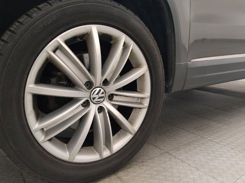Used 2015 Volkswagen Tiguan SEL FWD image 31