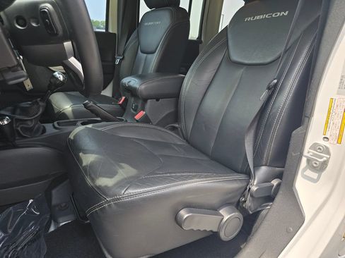 Used 2016 Jeep Wrangler Unlimited Rubicon AWD/4WD image 34