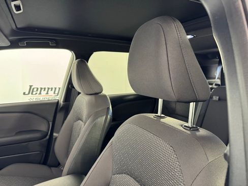 Used 2025 Subaru Forester Premium w/ Convenience Package #1 image 11