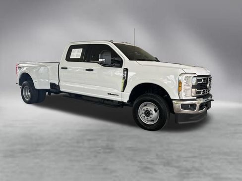 Used 2024 Ford F350 XLT AWD/4WD image 2