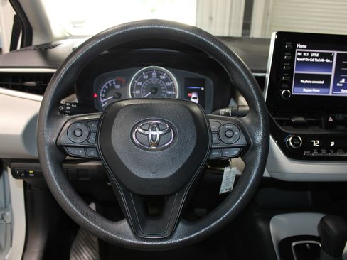 Used 2020 Toyota Corolla LE FWD image 10
