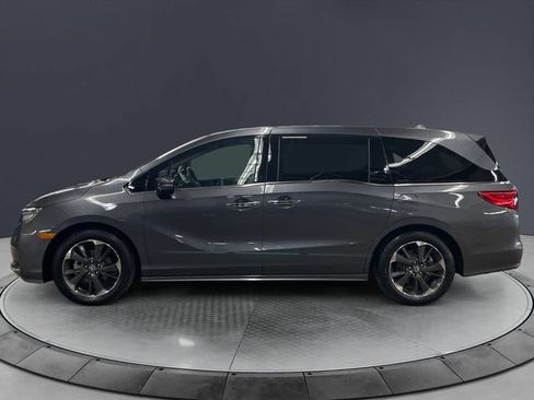 Used 2024 Honda Odyssey Elite image 2