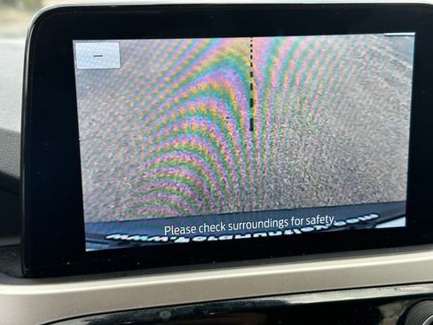 Used 2020 Ford Escape SE image 19