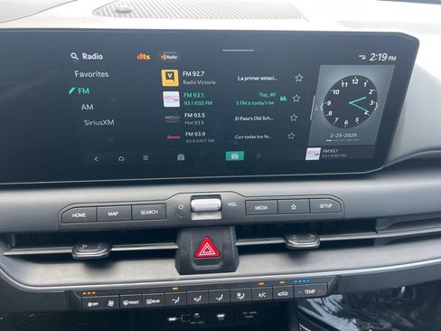 Used 2025 Kia K4 LXS image 27