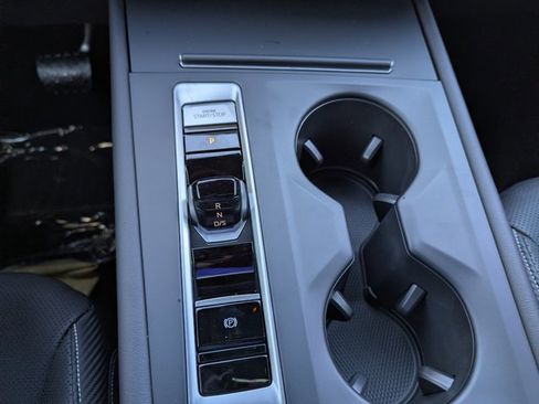 New 2026 Volkswagen Atlas Cross Sport SE image 19