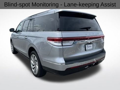 Used 2022 Lincoln Navigator L Reserve image 8