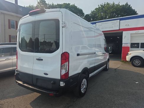 Used 2018 Ford Transit 250 148 Medium Roof RWD image 5