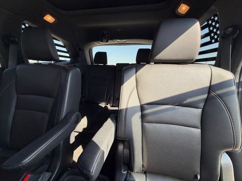 Used 2021 Honda Pilot Black Edition image 9