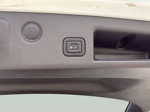 Used 2021 Chevrolet Equinox LT image 27