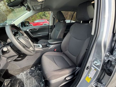 Used 2025 Toyota RAV4 LE AWD/4WD image 36