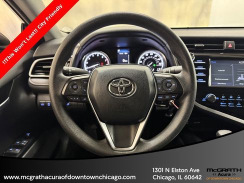 Used 2018 Toyota Camry LE image 18